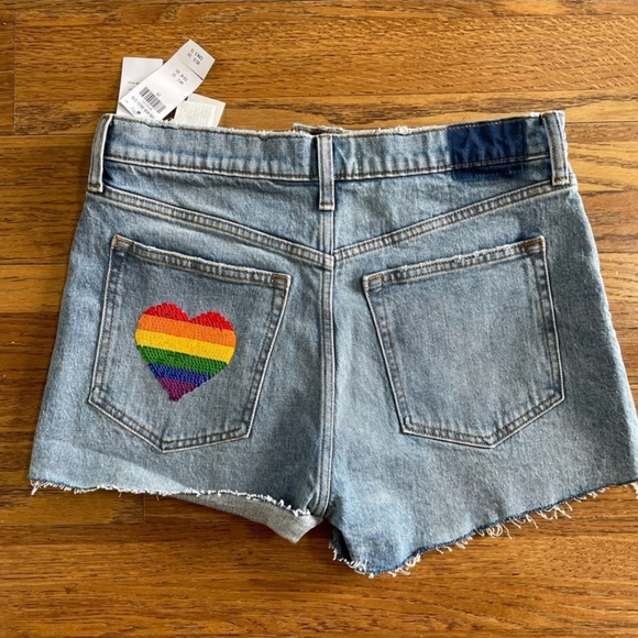 Abercrombie & Fitch Pants - NWT Abercrombie Pride High Rise Mom Shorts